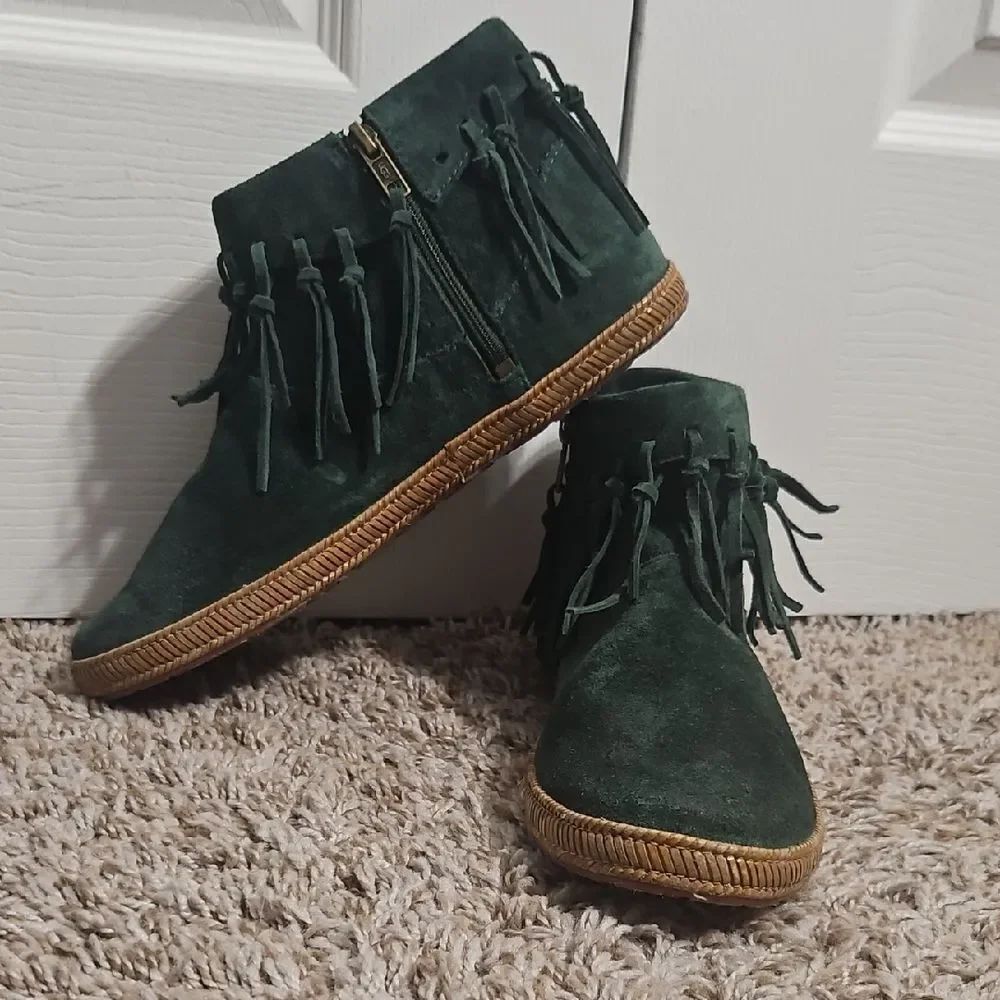 UGG Shenandoah Suede Moccasin Fringe Ankle Booties 8.5